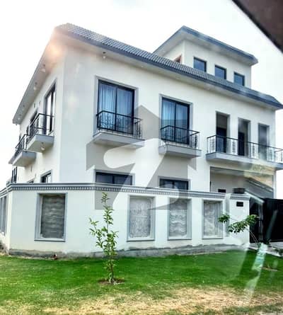 اے ڈبلیو ٹی فیز 2 اے ڈبلیو ٹی آرمی ویلفیئر ٹرسٹ,رائیونڈ روڈ,لاہور میں 5 کمروں کا 10 مرلہ مکان 3.25 کروڑ میں برائے فروخت۔