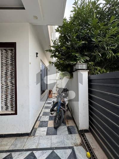 بحریہ انکلیو - سیکٹر بی1 بحریہ انکلیو,بحریہ ٹاؤن,اسلام آباد میں 5 مرلہ مکان 2.55 کروڑ میں برائے فروخت۔