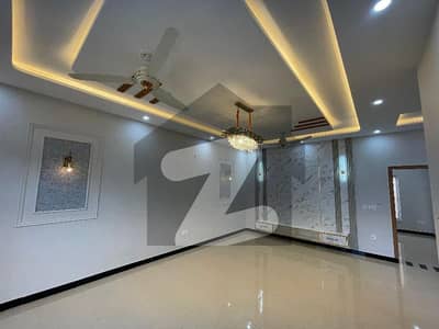 بحریہ انکلیو - سیکٹر ایچ بحریہ انکلیو,بحریہ ٹاؤن,اسلام آباد میں 3 کمروں کا 5 مرلہ مکان 2.7 کروڑ میں برائے فروخت۔