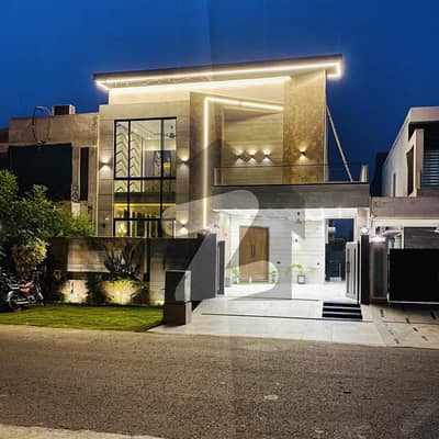 پارک ویو سٹی لاہور میں 5 کمروں کا 10 مرلہ مکان 3.15 کروڑ میں برائے فروخت۔