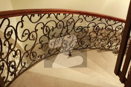 ایف ۔ 11 اسلام آباد میں 6 کمروں کا 1 کنال مکان 7.0 لاکھ میں کرایہ پر دستیاب ہے۔