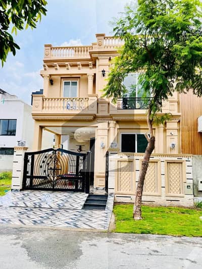 پارک ویو سٹی لاہور میں 4 کمروں کا 5 مرلہ مکان 1.6 کروڑ میں برائے فروخت۔