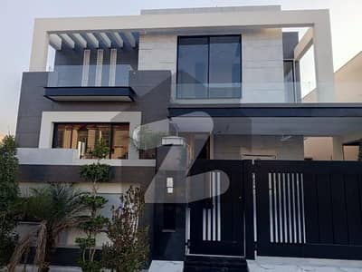 ڈی ایچ اے فیز 7 ڈیفنس (ڈی ایچ اے),لاہور میں 5 کمروں کا 1 کنال مکان 3.5 لاکھ میں کرایہ پر دستیاب ہے۔