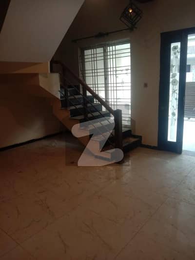 بحریہ ٹاؤن فیز 8 بحریہ ٹاؤن راولپنڈی,راولپنڈی میں 4 کمروں کا 7 مرلہ مکان 85.0 ہزار میں کرایہ پر دستیاب ہے۔