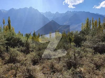 شگر بلتستان سکردو میں 11 کنال کمرشل پلاٹ 3.85 کروڑ میں برائے فروخت۔