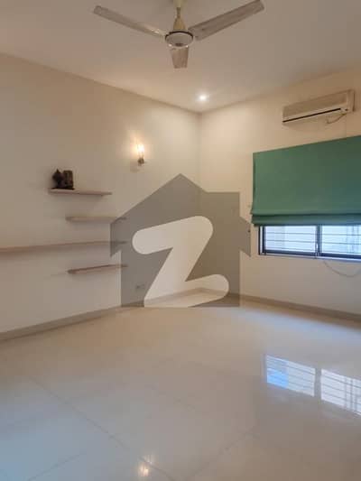 ڈی ایچ اے فیز 6 ڈی ایچ اے ڈیفینس,کراچی میں 5 کمروں کا 1 کنال مکان 13.25 کروڑ میں برائے فروخت۔