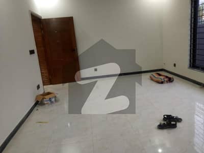 ڈی ایچ اے فیز 2 - سیکٹر ایف ڈی ایچ اے ڈیفینس فیز 2,ڈی ایچ اے ڈیفینس,اسلام آباد میں 3 کمروں کا 1 کنال زیریں پورشن 90.0 ہزار میں کرایہ پر دستیاب ہے۔