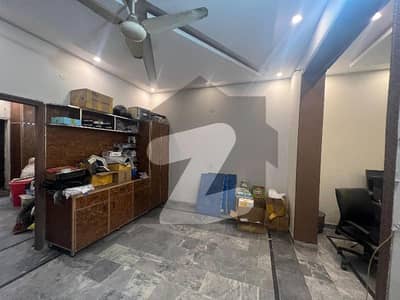 3.5 Marla Renovated Owner Build House For Sale R1 Johar Town