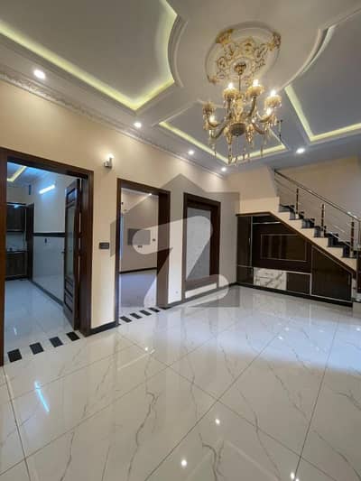 جوبلی ٹاؤن لاہور میں 5 کمروں کا 5 مرلہ مکان 1.85 کروڑ میں برائے فروخت۔