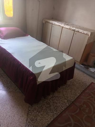 ڈی ایچ اے فیز 2 - سن سیٹ بلیوارڈ کمرشل ایریا ڈی ایچ اے فیز 2,ڈی ایچ اے ڈیفینس,کراچی میں 1 کمرے کا 1 مرلہ کمرہ 20.0 ہزار میں کرایہ پر دستیاب ہے۔