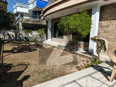 ایف ۔ 11 اسلام آباد میں 5 کمروں کا 1 کنال مکان 5.7 لاکھ میں کرایہ پر دستیاب ہے۔