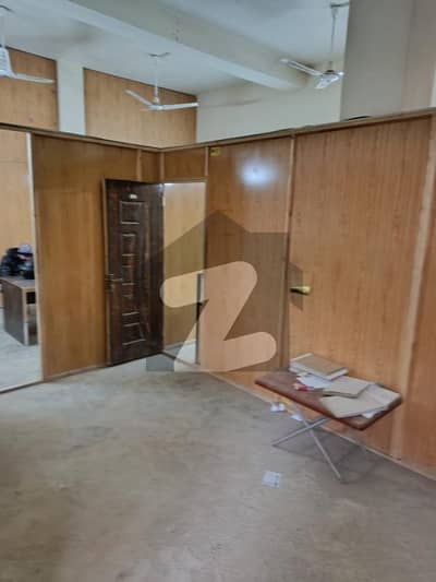 ملتان روڈ لاہور میں 6 کمروں کا 3 کنال فیکٹری 4.25 لاکھ میں کرایہ پر دستیاب ہے۔