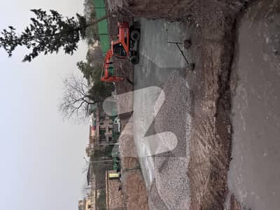 Ideally located 1Kanal plot for sale deal with direct owner