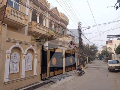 زمان کالونی لاہور میں 3 کمروں کا 5 مرلہ مکان 3.3 کروڑ میں برائے فروخت۔