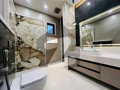 ڈی ایچ اے ڈیفینس فیز 2 ڈی ایچ اے ڈیفینس,اسلام آباد میں 5 کمروں کا 1 کنال مکان 16.0 کروڑ میں برائے فروخت۔