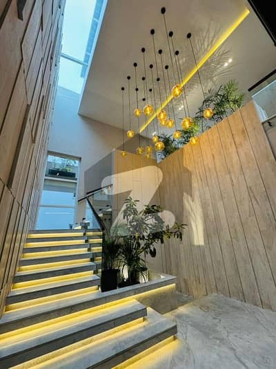 ڈی ایچ اے ڈیفینس فیز 2 ڈی ایچ اے ڈیفینس,اسلام آباد میں 5 کمروں کا 1 کنال مکان 13.5 کروڑ میں برائے فروخت۔