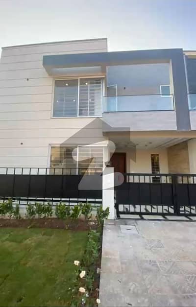 پارک ویو سٹی اسلام آباد میں 5 کمروں کا 7 مرلہ مکان 3.8 کروڑ میں برائے فروخت۔