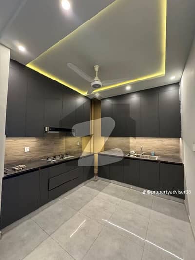 بحریہ انکلیو - سیکٹر این بحریہ انکلیو,بحریہ ٹاؤن,اسلام آباد میں 5 کمروں کا 8 مرلہ مکان 3.5 کروڑ میں برائے فروخت۔