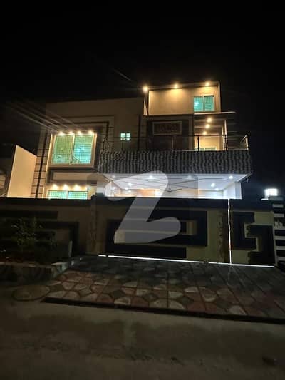 ایم پی سی ایچ ایس - بلاک سی ایم پی سی ایچ ایس ۔ ملٹی گارڈنز,بی ۔ 17,اسلام آباد میں 5 کمروں کا 10 مرلہ مکان 5.0 کروڑ میں برائے فروخت۔