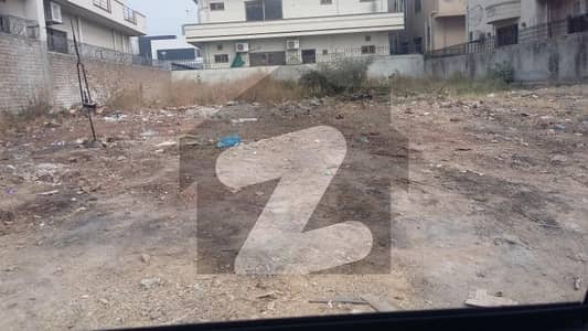 E-7 CORNER POLT (1.5) KANAL FOR SALE EXCELLANT LOCATION