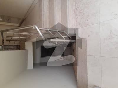 ڈی ایچ اے فیز 3 ڈیفنس (ڈی ایچ اے),لاہور میں 8 مرلہ دکان 2.5 لاکھ میں کرایہ پر دستیاب ہے۔