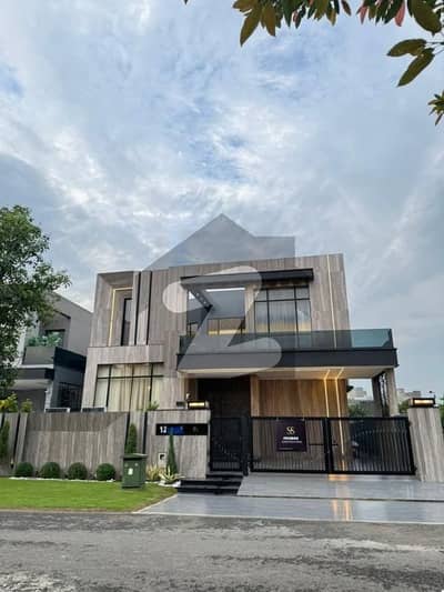 20 MARLA ELEGANT AND FULLY MAINTAINED SUPER HOT LOCATED FULL FURNISHED BUNGALOW IS AVAILABLE IN THE BEST BLOCK OF DHA LAHORE.