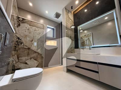 ڈی ایچ اے ڈیفینس فیز 2 ڈی ایچ اے ڈیفینس,اسلام آباد میں 5 کمروں کا 1 کنال مکان 16.0 کروڑ میں برائے فروخت۔