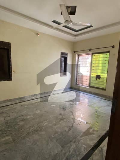 جی ۔ 11 اسلام آباد میں 3 کمروں کا 8 مرلہ بالائی پورشن 85.0 ہزار میں کرایہ پر دستیاب ہے۔