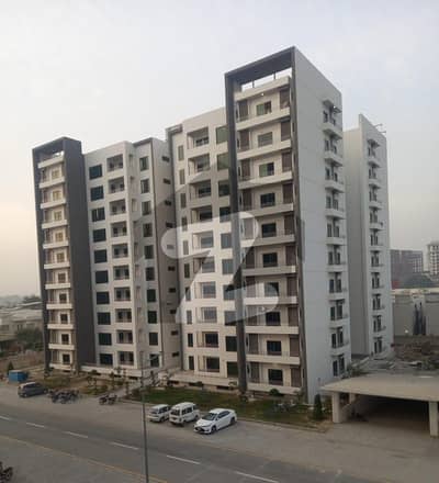 عسکری 10 - سیکٹر ایس عسکری 10,عسکری,لاہور میں 4 کمروں کا 12 مرلہ فلیٹ 4.6 کروڑ میں برائے فروخت۔