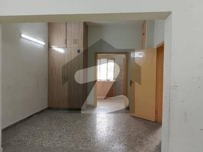 40*80 cda transfer top location house available in g-9-3 near service road near metro Station