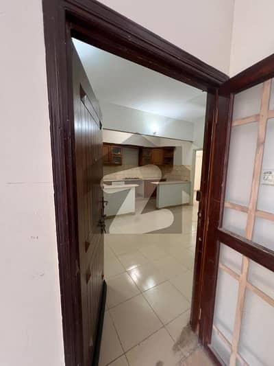 Prime 2 Bed DD Apartment For Rent Big Bukhari Bungalow Facing