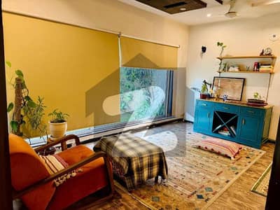 پیراگون سٹی لاہور میں 5 کمروں کا 10 مرلہ مکان 2.25 لاکھ میں کرایہ پر دستیاب ہے۔