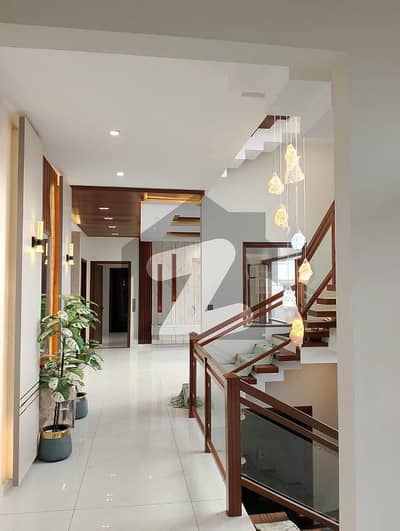 ڈی ایچ اے فیز 8 ڈی ایچ اے ڈیفینس,کراچی میں 6 کمروں کا 2 کنال مکان 36.0 کروڑ میں برائے فروخت۔