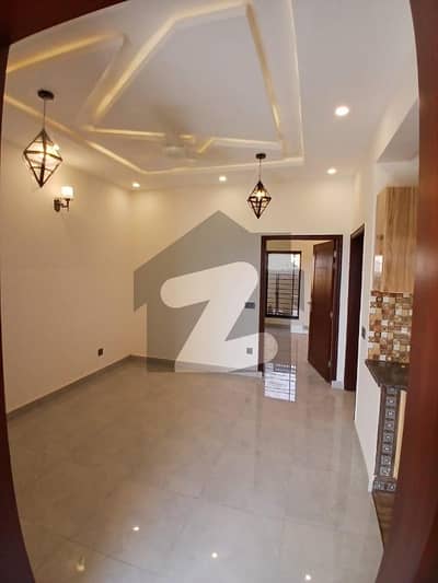 ممتاز سٹی اسلام آباد میں 4 کمروں کا 5 مرلہ مکان 2.3 کروڑ میں برائے فروخت۔