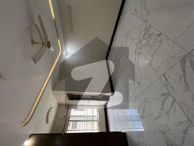 آئی ۔ 8 اسلام آباد میں 3 کمروں کا 12 مرلہ بالائی پورشن 1.75 لاکھ میں کرایہ پر دستیاب ہے۔