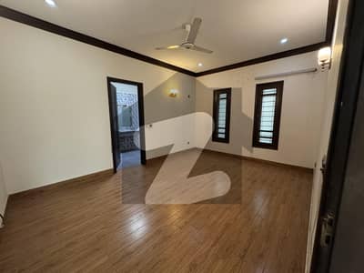 850 Yards Upper Portion Available For Rent DHA Phase 2 Extension
