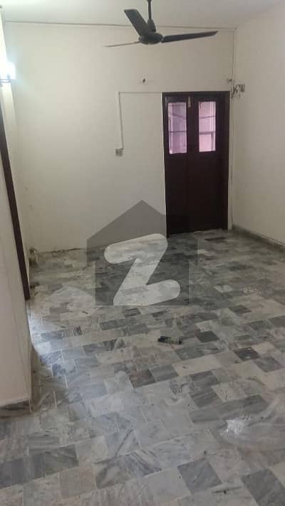 کلفٹن ۔ بلاک 4 کلفٹن,کراچی میں 3 کمروں کا 8 مرلہ فلیٹ 1.1 لاکھ میں کرایہ پر دستیاب ہے۔