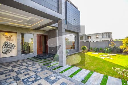 10 MARLA BRAND NEW MODERN DESIGNER HOUSE FOR SALE