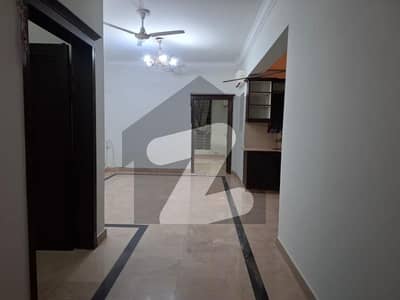 ایف ۔ 11 مرکز ایف ۔ 11,اسلام آباد میں 2 کمروں کا 8 مرلہ فلیٹ 90.0 ہزار میں کرایہ پر دستیاب ہے۔