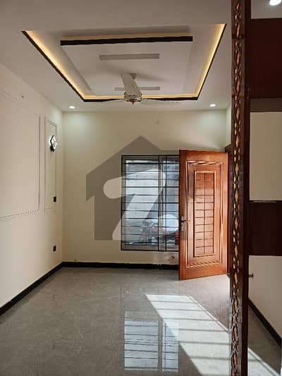 بی ۔ 17 اسلام آباد میں 4 کمروں کا 5 مرلہ مکان 2.5 کروڑ میں برائے فروخت۔