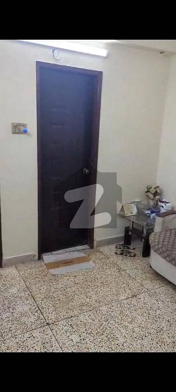 جمشید ٹاؤن کراچی میں 2 کمروں کا 4 مرلہ فلیٹ 1.2 کروڑ میں برائے فروخت۔