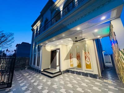 Spanish Style 10 Marla House Available for Sale