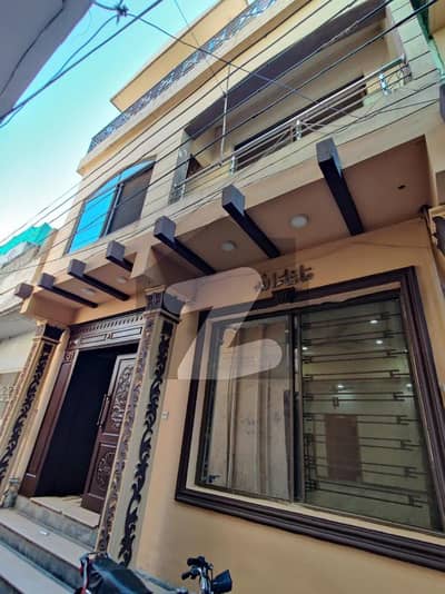 ظفر الحق روڈ راولپنڈی میں 4 کمروں کا 5 مرلہ مکان 3.3 کروڑ میں برائے فروخت۔