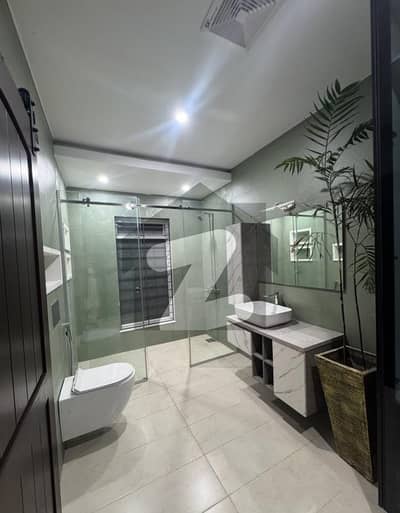 ایف ۔ 10 اسلام آباد میں 5 کمروں کا 1 کنال مکان 6.5 لاکھ میں کرایہ پر دستیاب ہے۔