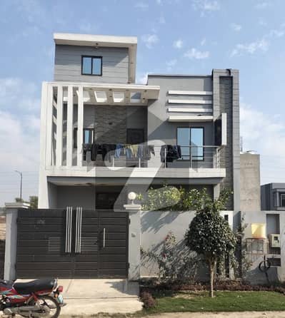 الرحمان گارڈن فیز 2 الرحمان گارڈن,لاہور میں 4 کمروں کا 5 مرلہ مکان 1.35 کروڑ میں برائے فروخت۔