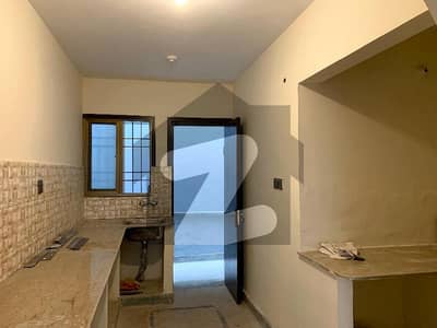 گلستانِِ جوہر ۔ بلاک 8 گلستانِ جوہر,کراچی میں 3 کمروں کا 6 مرلہ مکان 2.9 کروڑ میں برائے فروخت۔