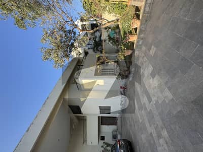 ڈی ایچ اے فیز 7 ڈی ایچ اے ڈیفینس,کراچی میں 4 کمروں کا 1 کنال مکان 9.25 کروڑ میں برائے فروخت۔