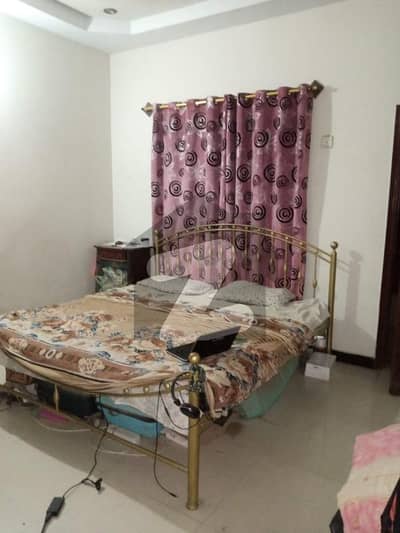 Prominently-Located Prime Location 200 Square Yards 3 bed , Drawing Dining Upper Portion Available In Gulshan-E-Kaneez Fatima - Block 2