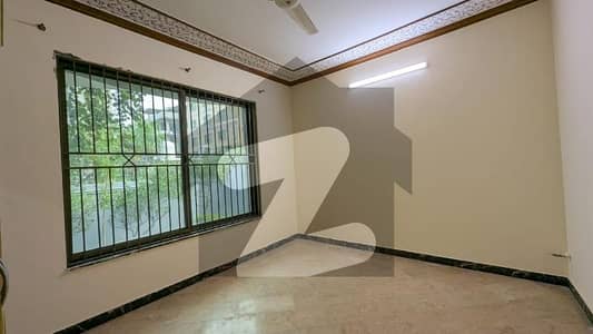 نیشنل پولیس فاؤنڈیشن او ۔ 9 اسلام آباد میں 6 کمروں کا 1 کنال مکان 5.0 کروڑ میں برائے فروخت۔