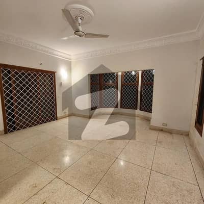 فریرے ٹاؤن کراچی میں 3 کمروں کا 7 مرلہ فلیٹ 1.45 لاکھ میں کرایہ پر دستیاب ہے۔